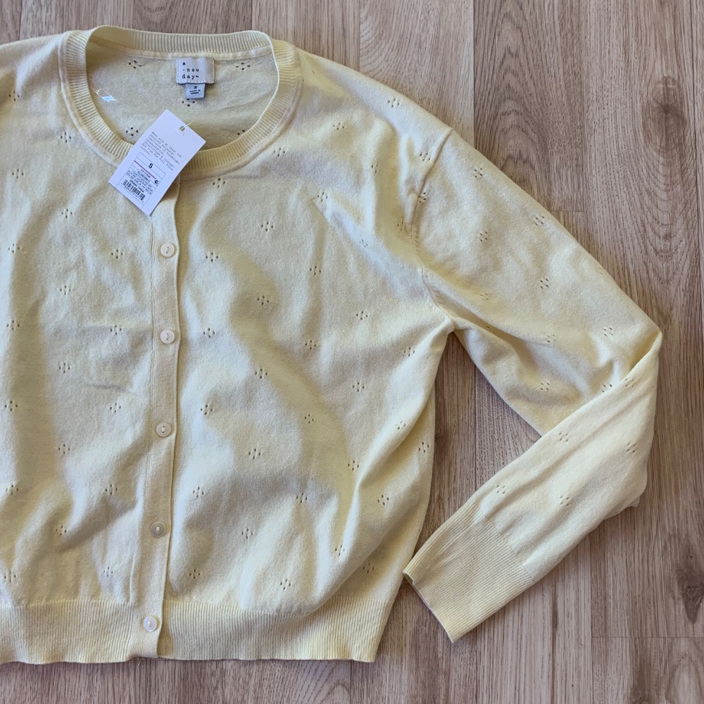 Super Cute Creamsicle Yellow Cardigan - Picture 6 of 10